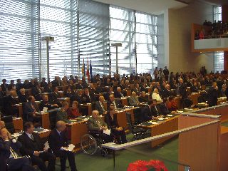 alles wartet auf den gro&szlig;en Augenblick