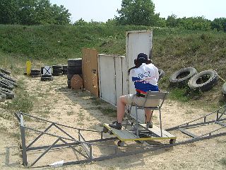 bis die Waffe gezogen ist l&auml;uft der Wagen bereits fast die H&auml;lfte