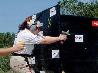 Gabi an der Barrikade