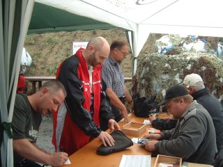 Waffen&uuml;berpr&uuml;fung und Registrierung