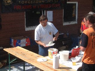 RD Geppert legt selbst HAnd an