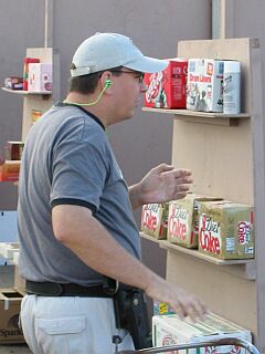 Will er da was klauen ?