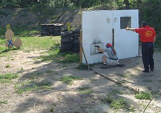 Nicole Laschitz bei der Barrikade