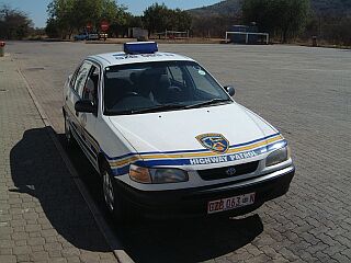 Das Lenkrad auf der falschen Seite! Linksfahrer!