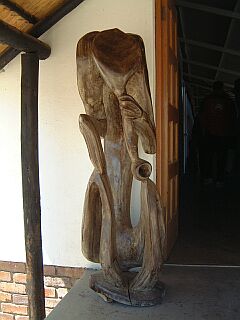 Skulptur der Eingebohrenen