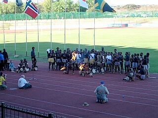 Tanzeinlage mit Feuerstangen